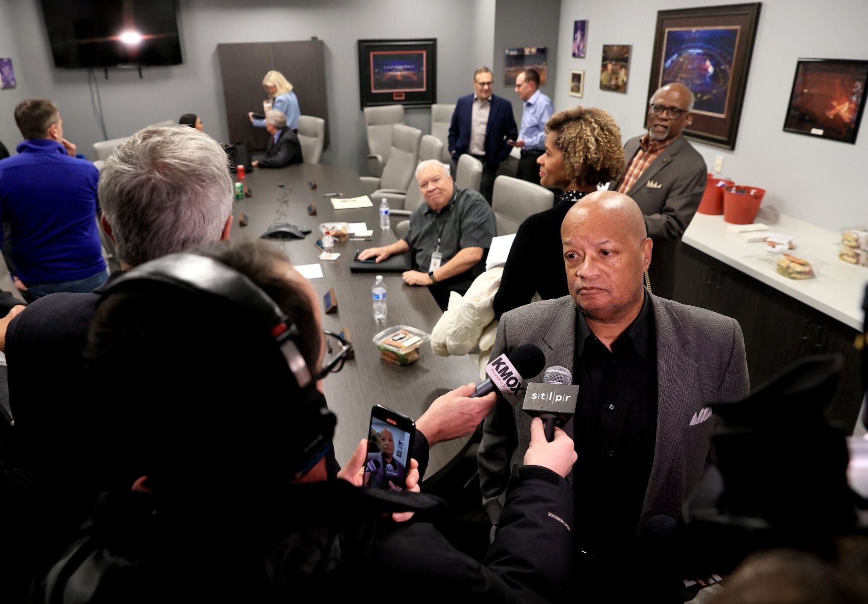 Deal to divide Rams settlement money gets final OK